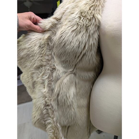 Donna Salyers Fabulous Furs Luxe Like New Faux Fur Shearling Tan Overcoat Small - Picture 12 of 16